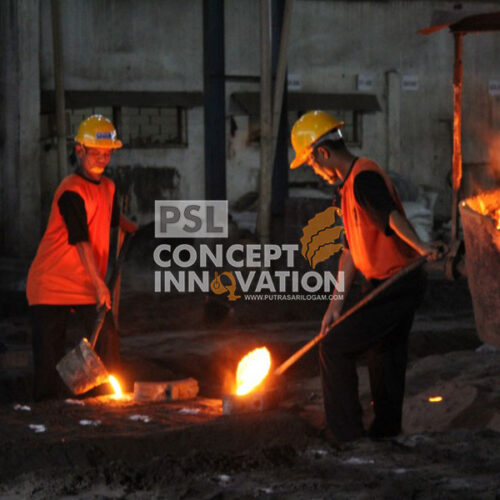 pekerja di pengecoran logam