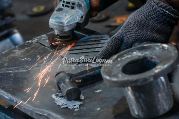 Dengan memahami jenis roof drain yang tepat, sobat logam dapat mencegah risiko genangan air, kebocoran atap, hingga kerusakan struktur bangunan dalam jangka panjang