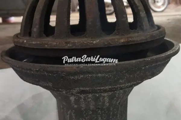 Roof Drain Custom: Solusi Drainase Atap Sesuai Kebutuhan Proyek.